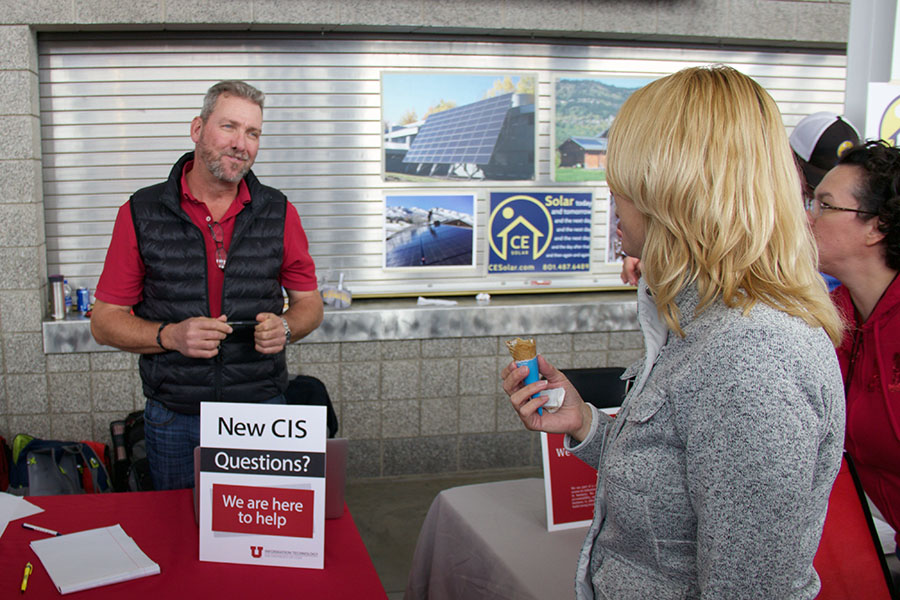 UIT Product Manager Mark Curtz, left, fields questions about the new CIS portal during Employee Appreciation Day 2017.