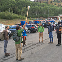 TreeUtah volunteers form into groups.